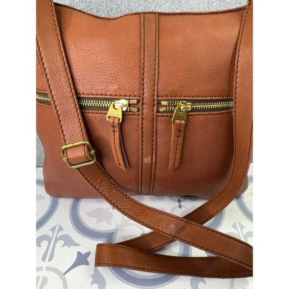 Vintage‎ Fossil Leather Crossbody Bag Brown Saddle Adjustable Strap Zip Pockets - Picture 2 of 9